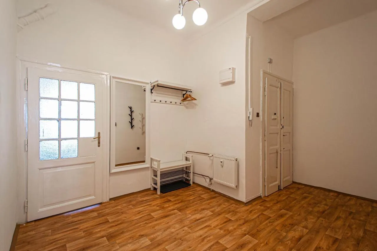 Super Central Billiard And Darts Big Apartment Praag 0*,  Tsjechië