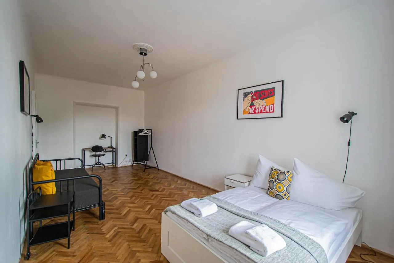 Super Central Billiard And Darts Big Apartment Praag Tsjechië