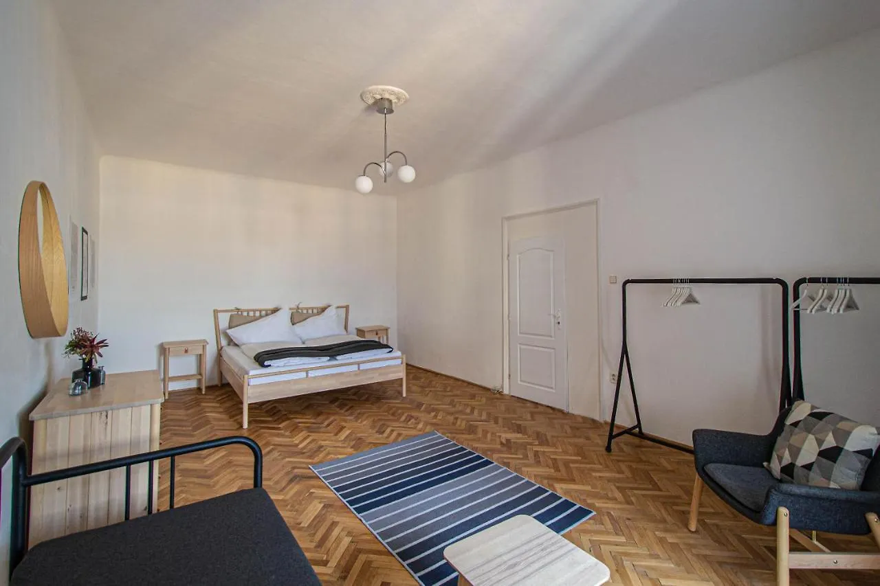 Super Central Billiard And Darts Big Apartment Praag 0*,  Tsjechië