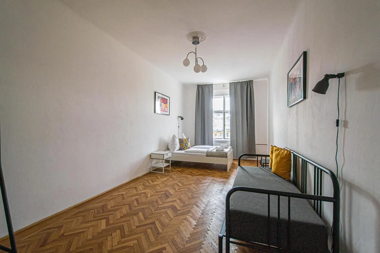 Super Central Billiard And Darts Big Apartment Praag